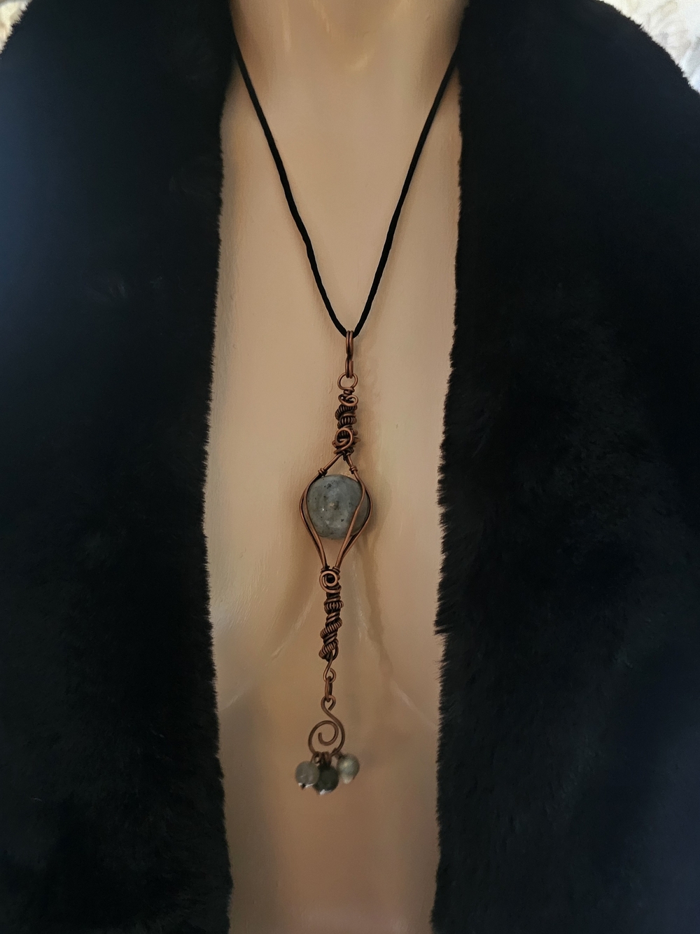 Handcrafted Copper Wire Lariat Necklace with Gray Stone(135)